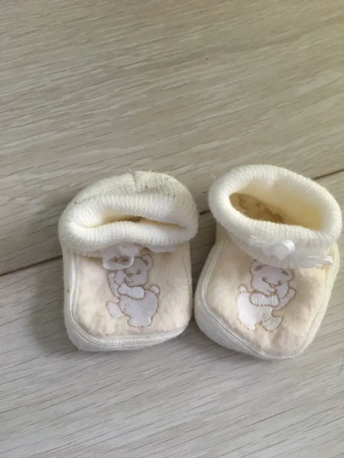 Lot 2 paires de chaussons naissance neufs - photo numéro 3