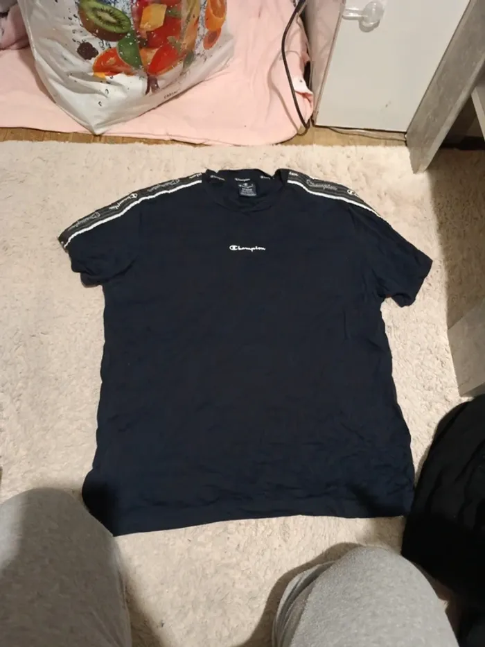 Tee shirt champion
