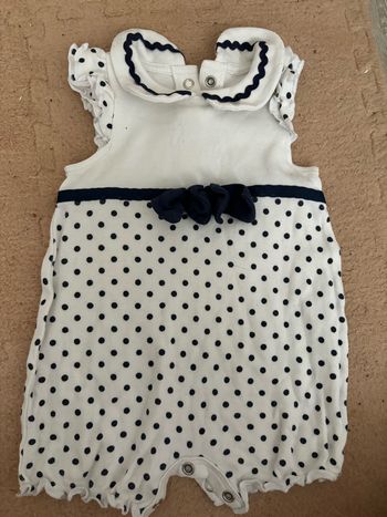 Combishort à pois taille 6 mois