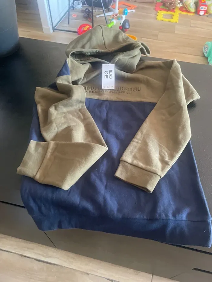 Sweat neuf