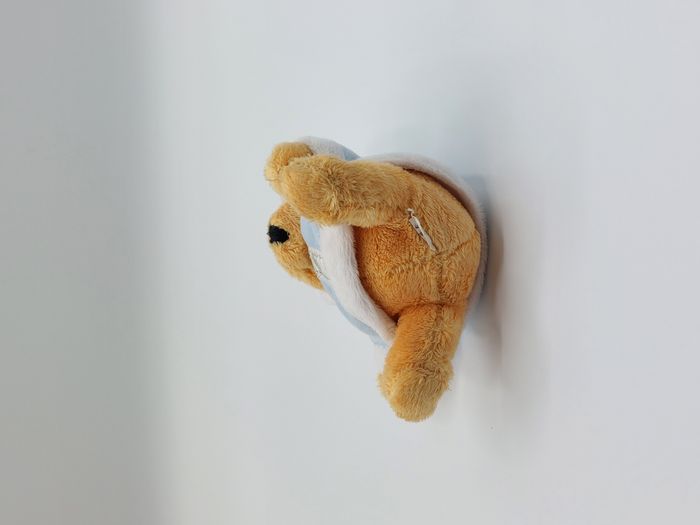 Mini peluche Winnie l’ourson DISNEY pull bleu capuche blanc flocon argent 11 cm - photo numéro 3