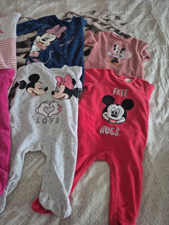 7 pyjamas Minnie 6mois - photo numéro 3