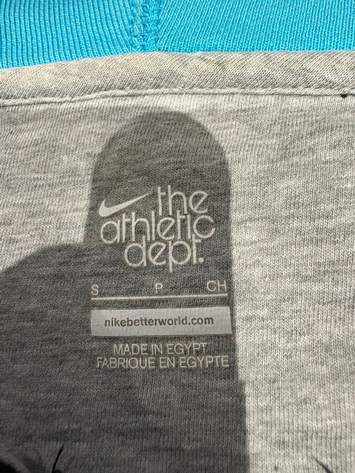 Veste à capuche Nike taille S en parfait - photo numéro 2