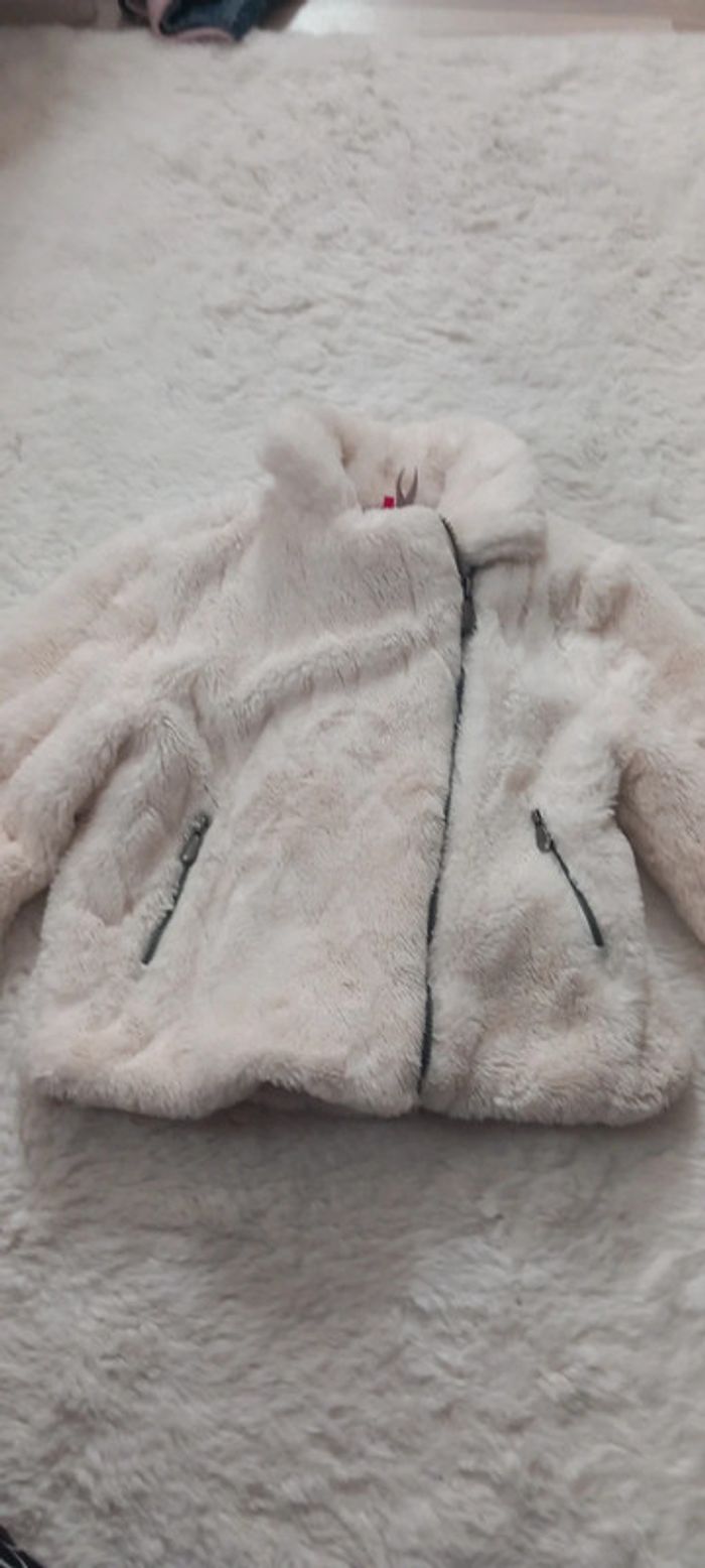 Veste fourrure 8ans - photo numéro 3