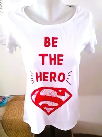 Tee-shirt taille M superman neuf   100% coton