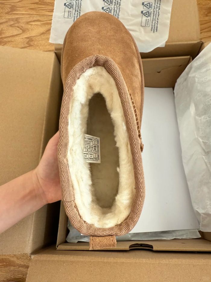 Ugg mini Snow boots taille 38 - photo numéro 3