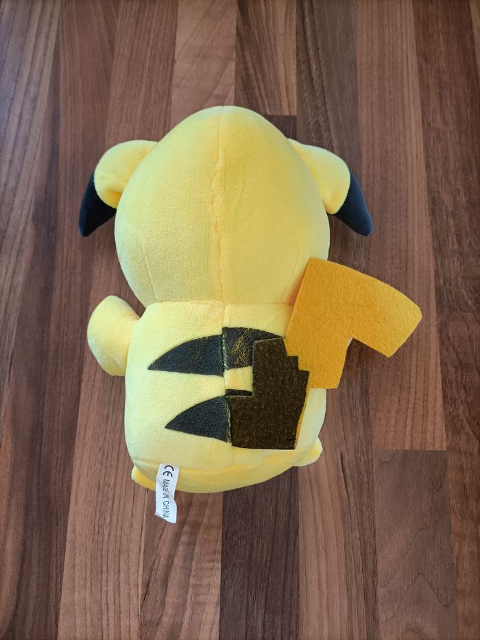 Peluche Pikachu Pokémon neuve - photo numéro 3