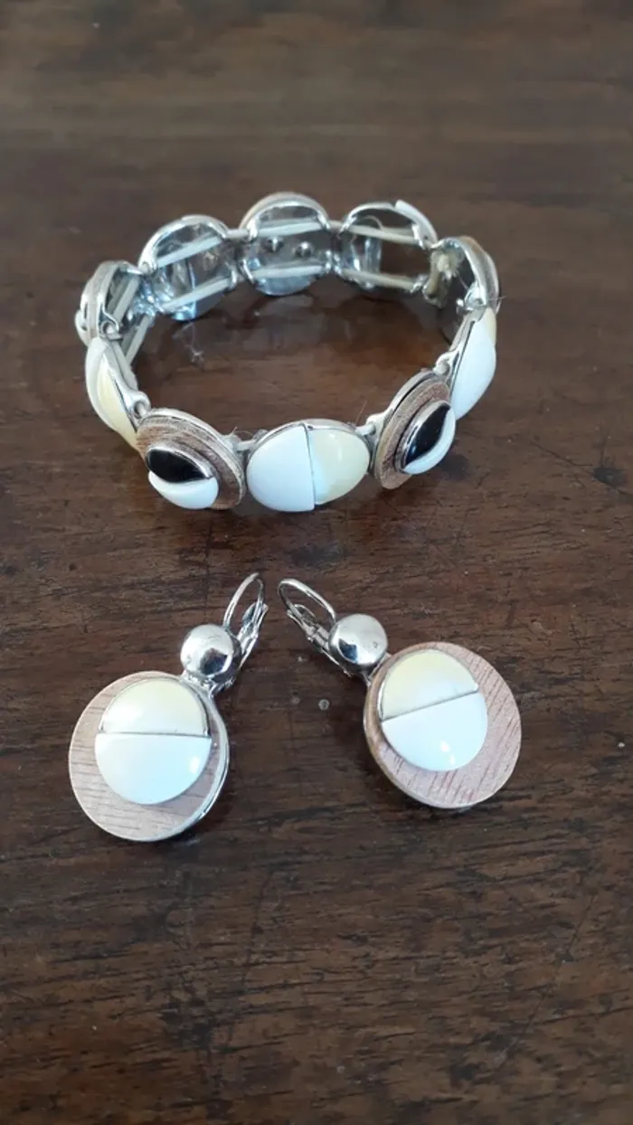 Bracelet et boucles d'oreilles "PURE"
