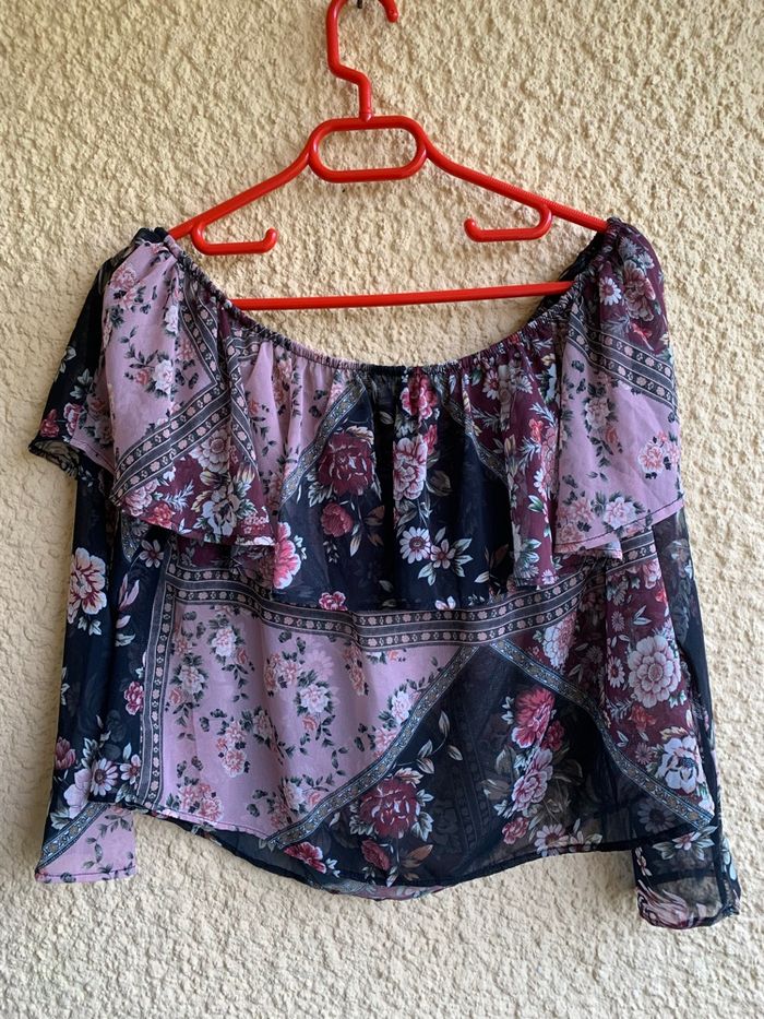 Top court à fleurs Stradivarius taille 38 - photo numéro 7