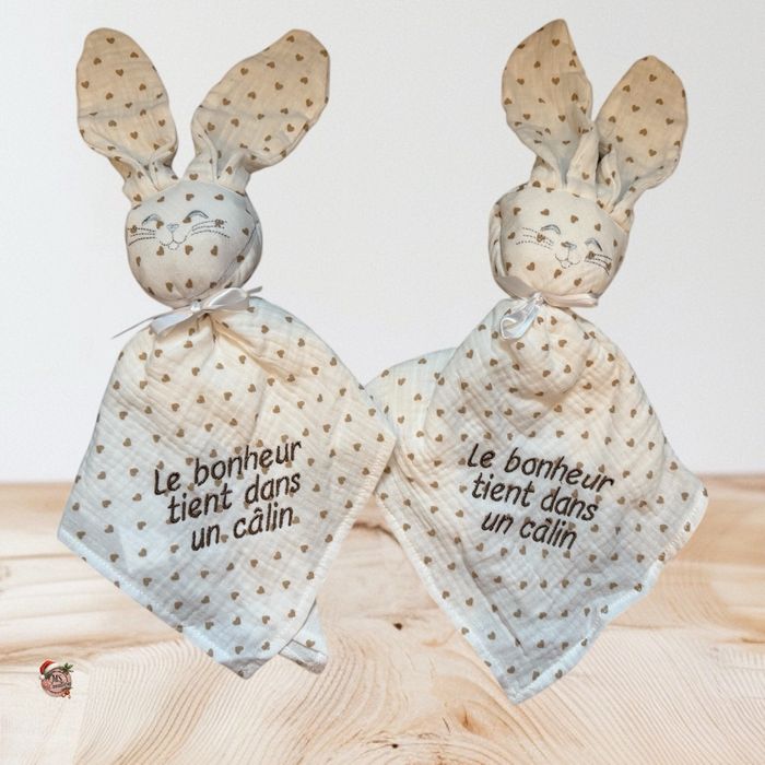 Doudou lapin cœur personnalisé