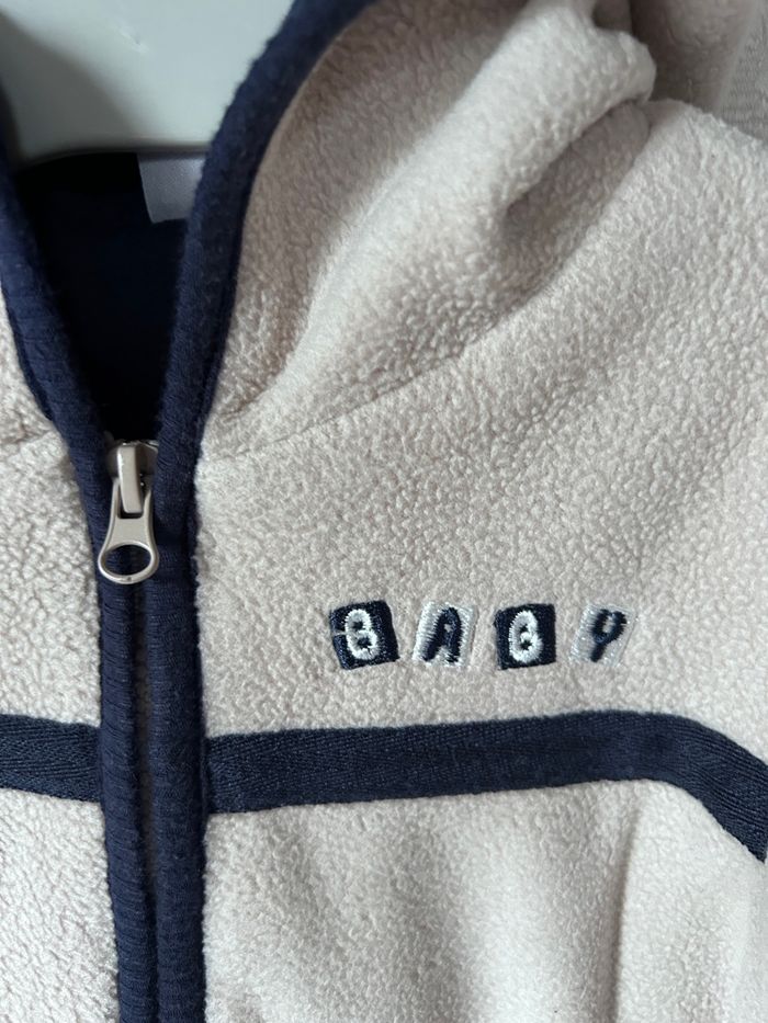 Gilet veste polaire capuche 18 mois - photo numéro 2