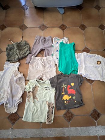 Lot  vêtements bébé 9mois