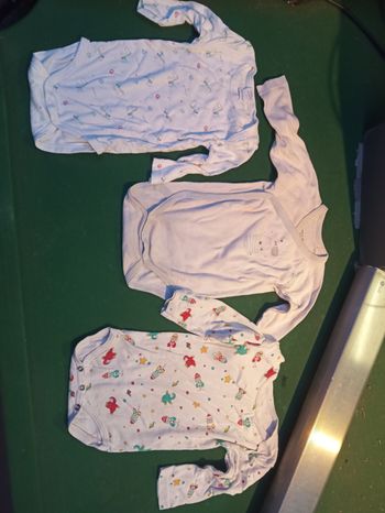 Lot bodies 6 mois