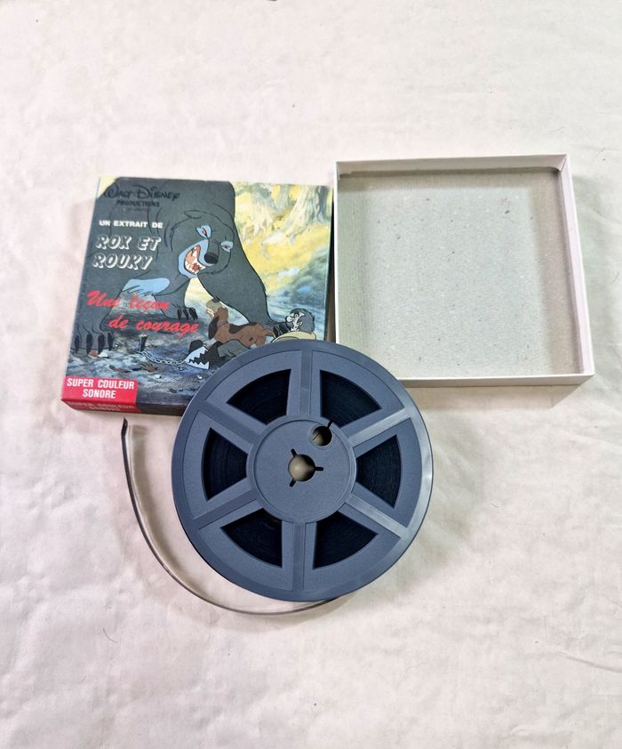 Film 8mm , Camera Super 8 , Walt Disney  , Rox et Rouky , une leçon de courage - photo numéro 4