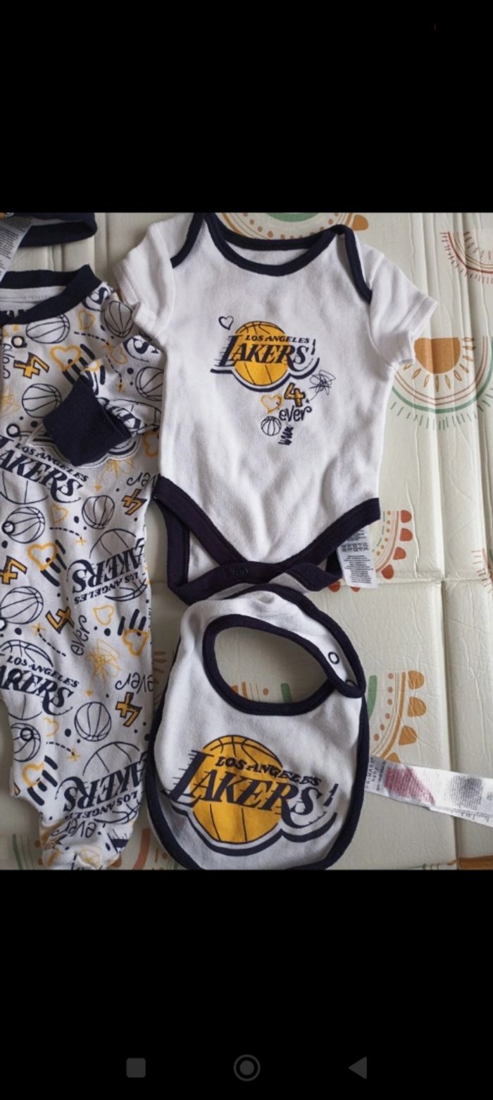 Ensemble bébé Lakers 1 mois - photo numéro 2