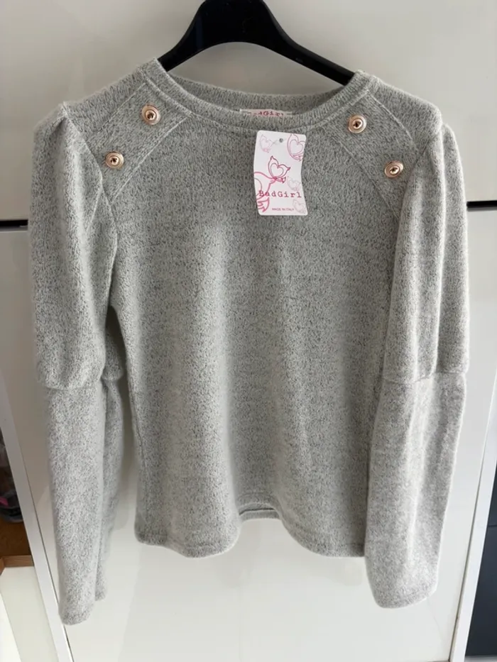 Pull neuf tout doux 11 ans
