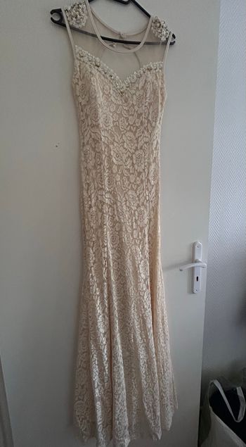 Robe événements (remises en mains propres 74) 