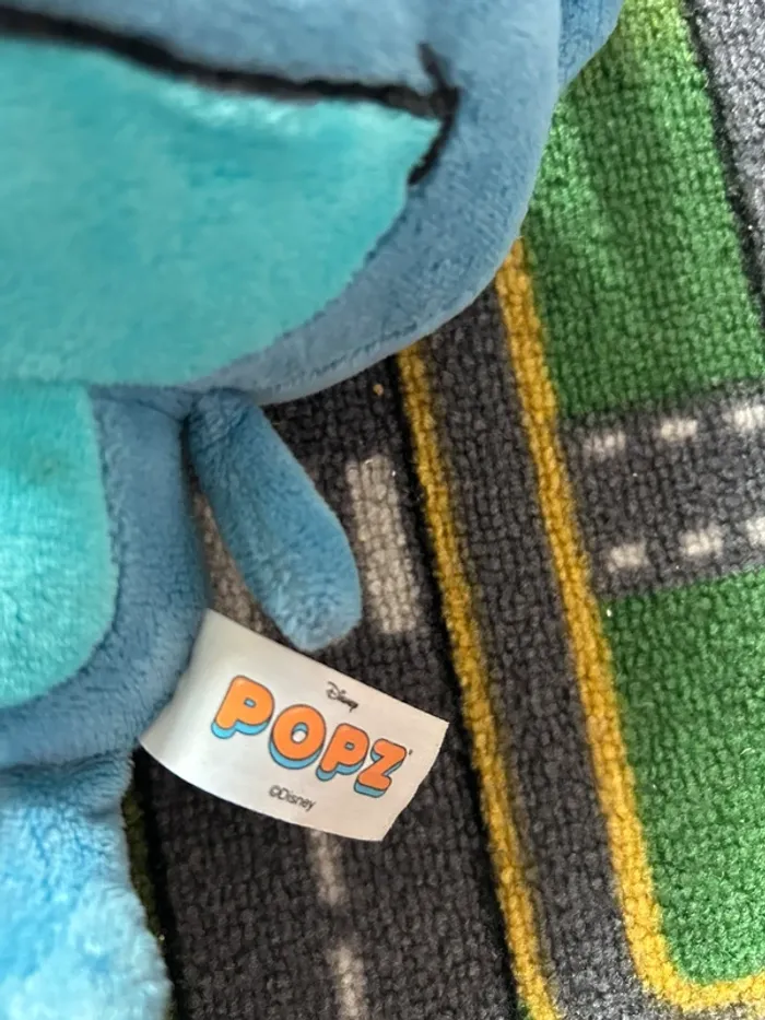 Peluche Stitch Popz – Mini format, grands yeux 💙🧸 - photo numéro 2
