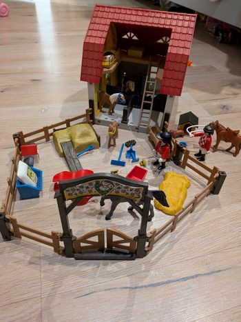 Set de jeu playmobil écurie