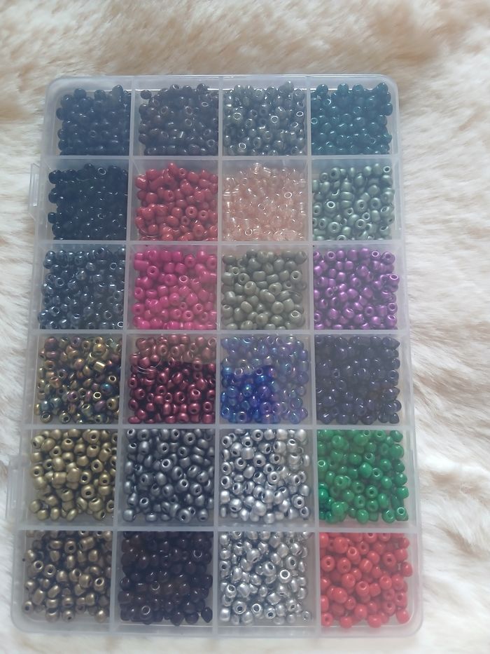 Neuf: Lot Perles rocaille multicoloris mat/brillant+ Fils - photo numéro 8