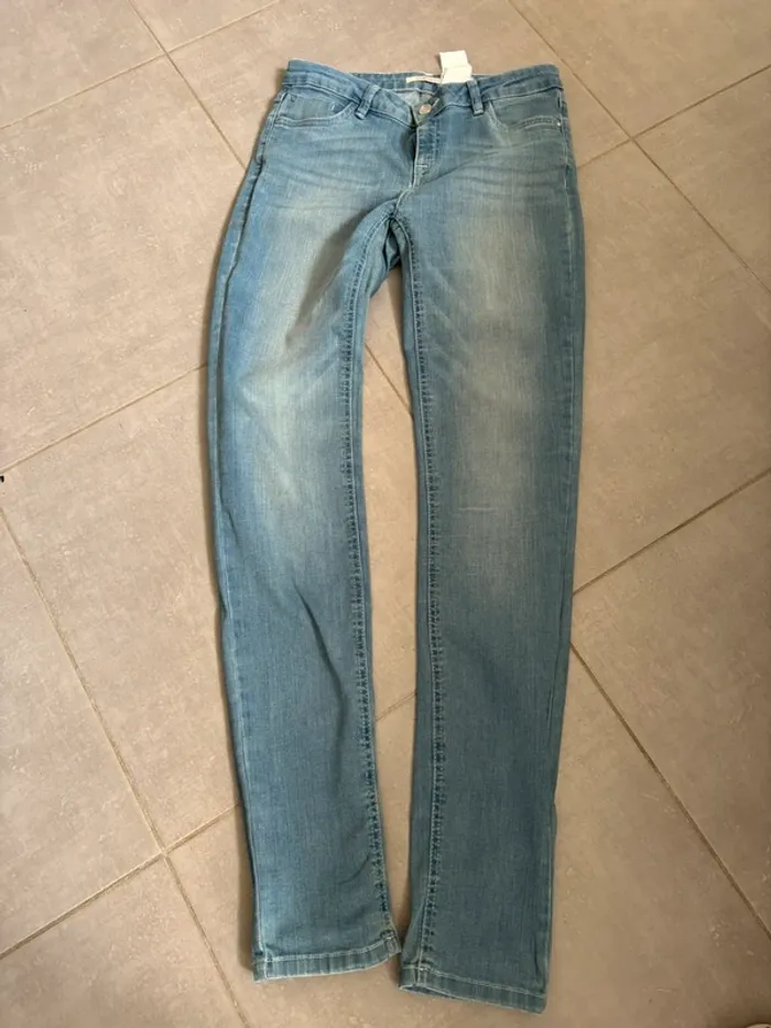 Jean slim cache cache taille 38