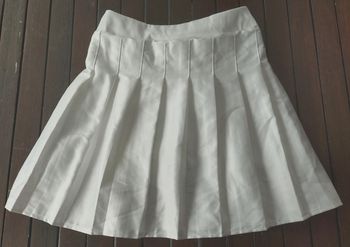 Très belle petite jupe plissée