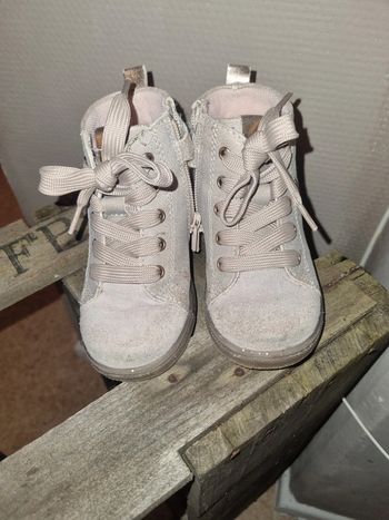 Chaussure vertbaudet p24