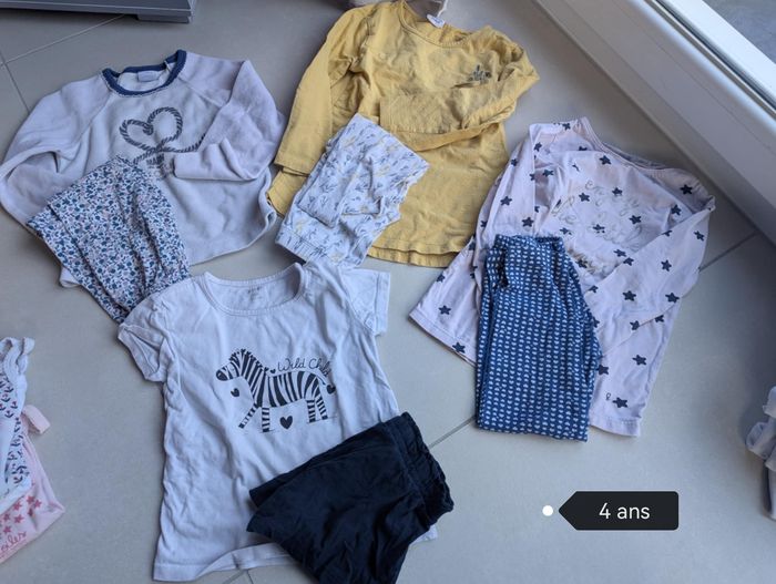 Lot complet 4 ans 46 articles - photo numéro 4