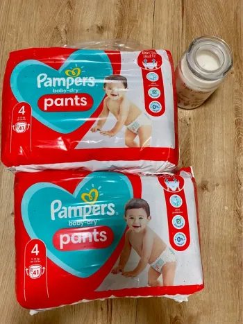 2 Paquets de plants taille 4 Pampers neuves