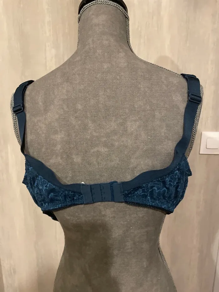 Soutiens-gorge bleu - photo numéro 3