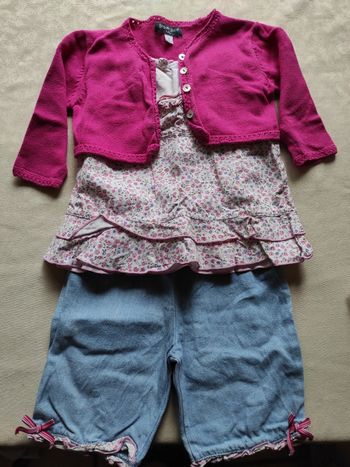 Ensemble pantalon jean et tunique fleurie