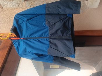 veste impermeable 10/11 ans