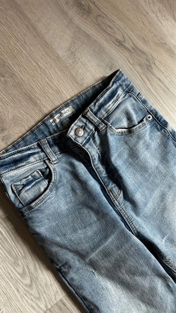 Jean skinny troué - photo numéro 4