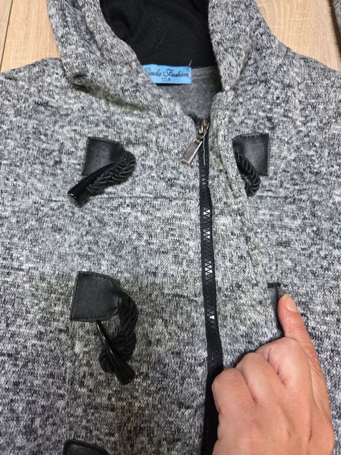 Veste à capuche ● 10 ans - photo numéro 2