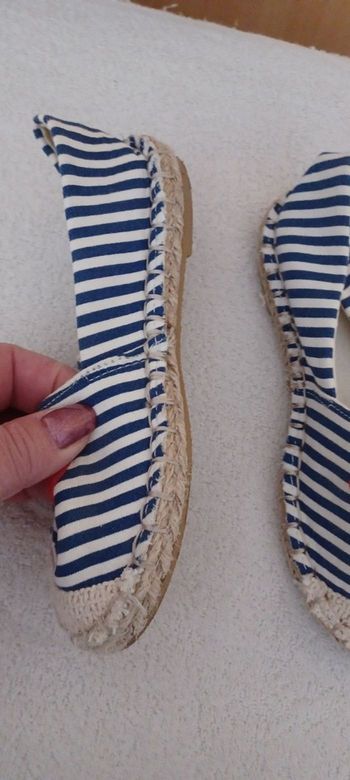 Très jolie paire d'espadrille fille Pointure 31