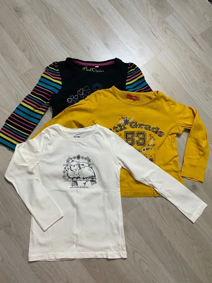 Lot de 2 t-shirts à manches longues + 1 offert taille 5 ans