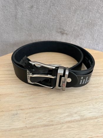 Ceinture en cuir noir taille 105 cm