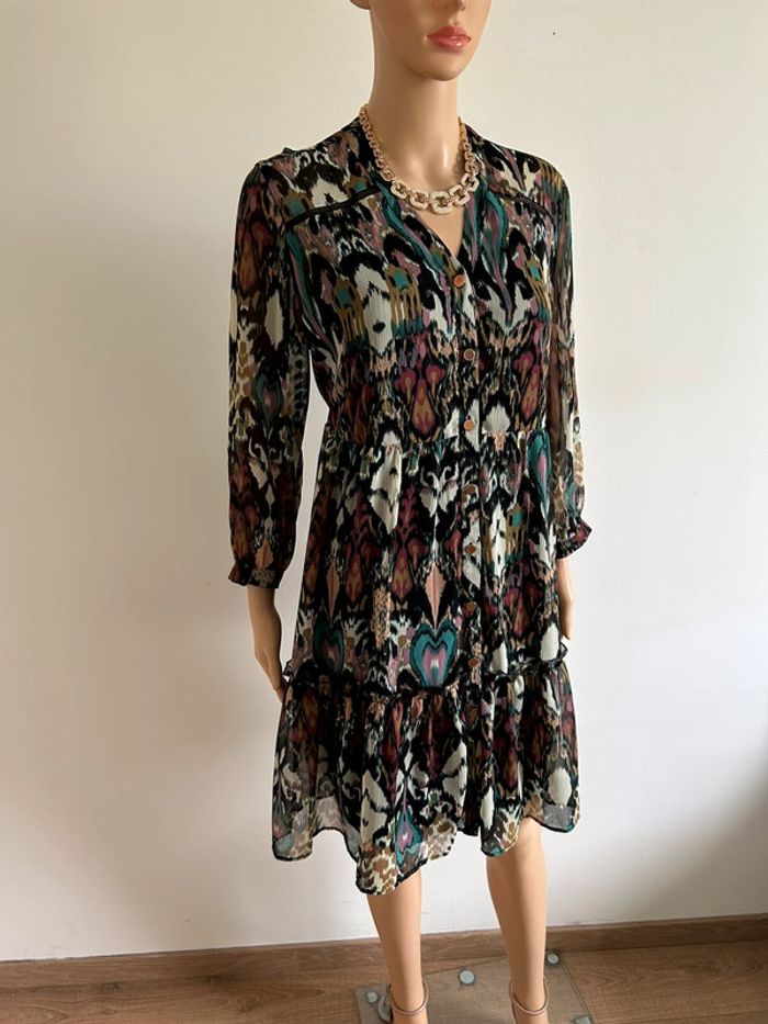 Robe imprimée avec manches 3/4 Naf Naf taille 40 jamais portée - photo numéro 2