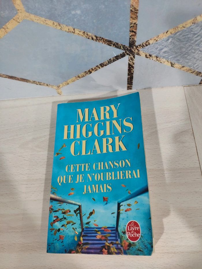 Livre poche cette chanson que je n'oublierai jamais Mary Higgins Clark