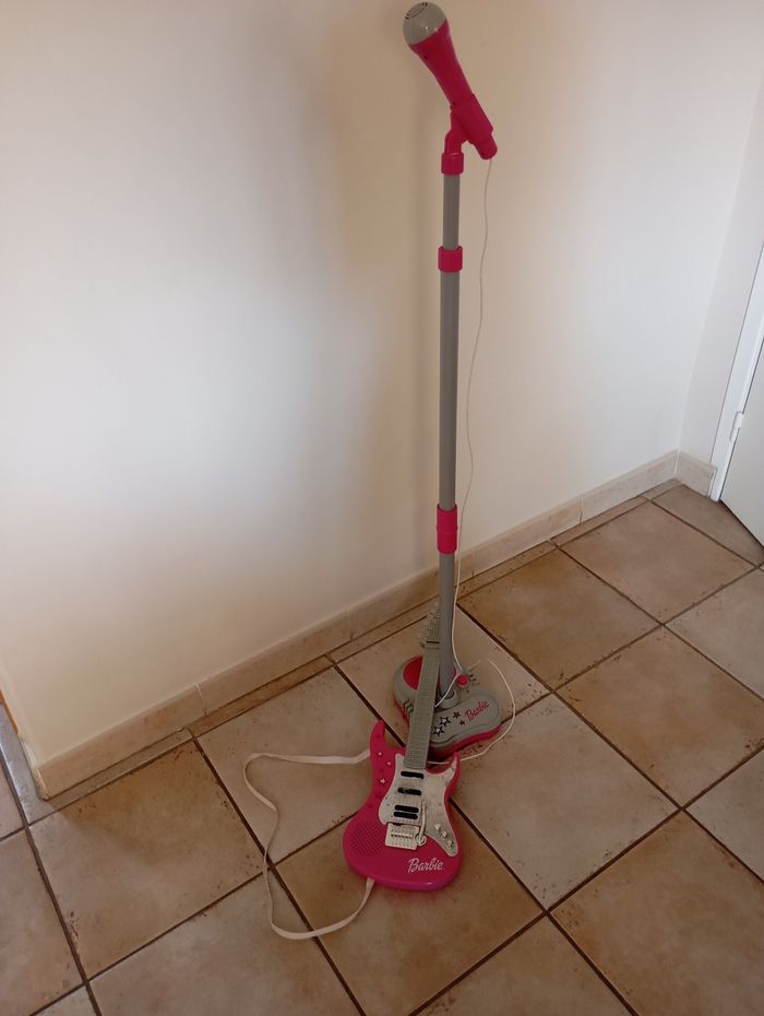 Micro et guitare électrique Barbie
