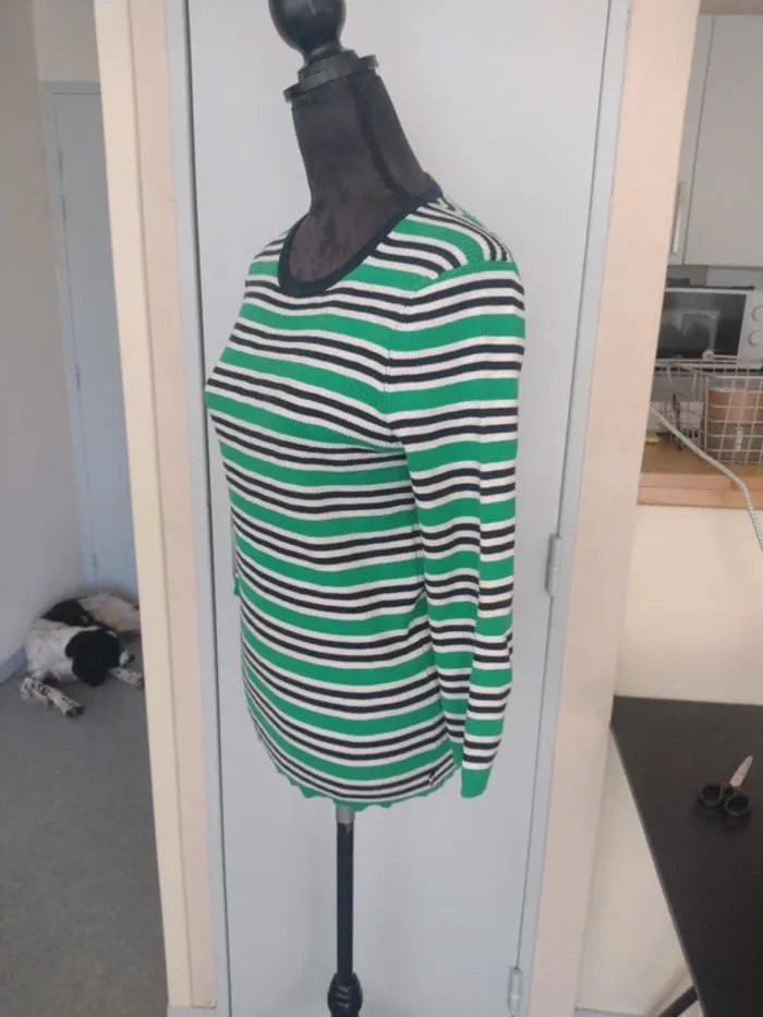 Pull léger Tommy Hilfiger rayé vert/blanc – manches 3/4 – taille S - photo numéro 2