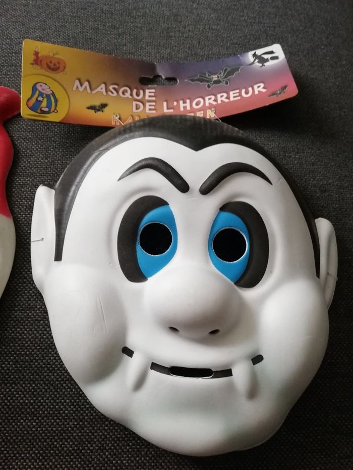 Lot de 2 masques en mousse pour déguisement - photo numéro 3