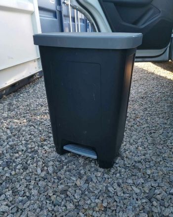 Poubelle à pedale 50 litres