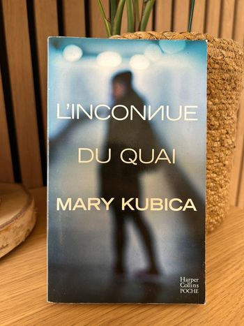 Livre L’inconnue du quai