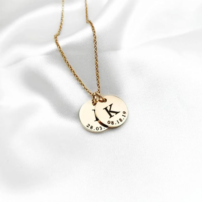 Collier Médaille Personnalisée – Gravure Prénom & Date - photo numéro 2