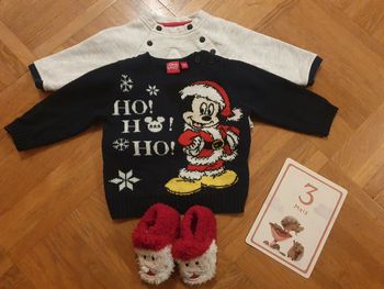 Lot 2 pulls Noël 3 mois + chaussons