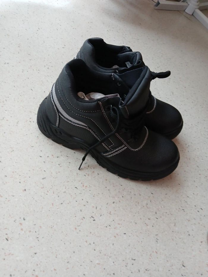 Chaussures montantes de sécurité - photo numéro 2