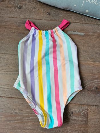 Maillot de bain fille 23 mois.