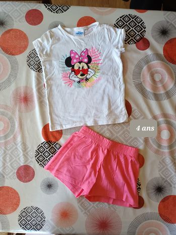 Tenue ensemble short Minnie taille 4 ans comme neuf