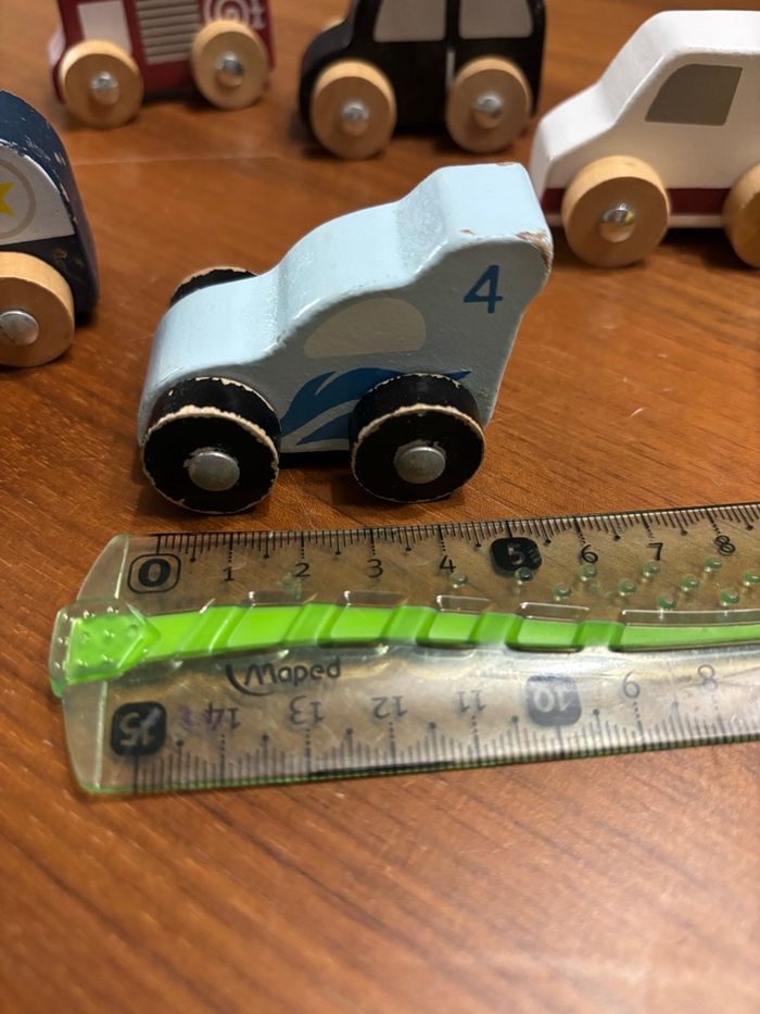 Lot de 6 voiturettes en bois